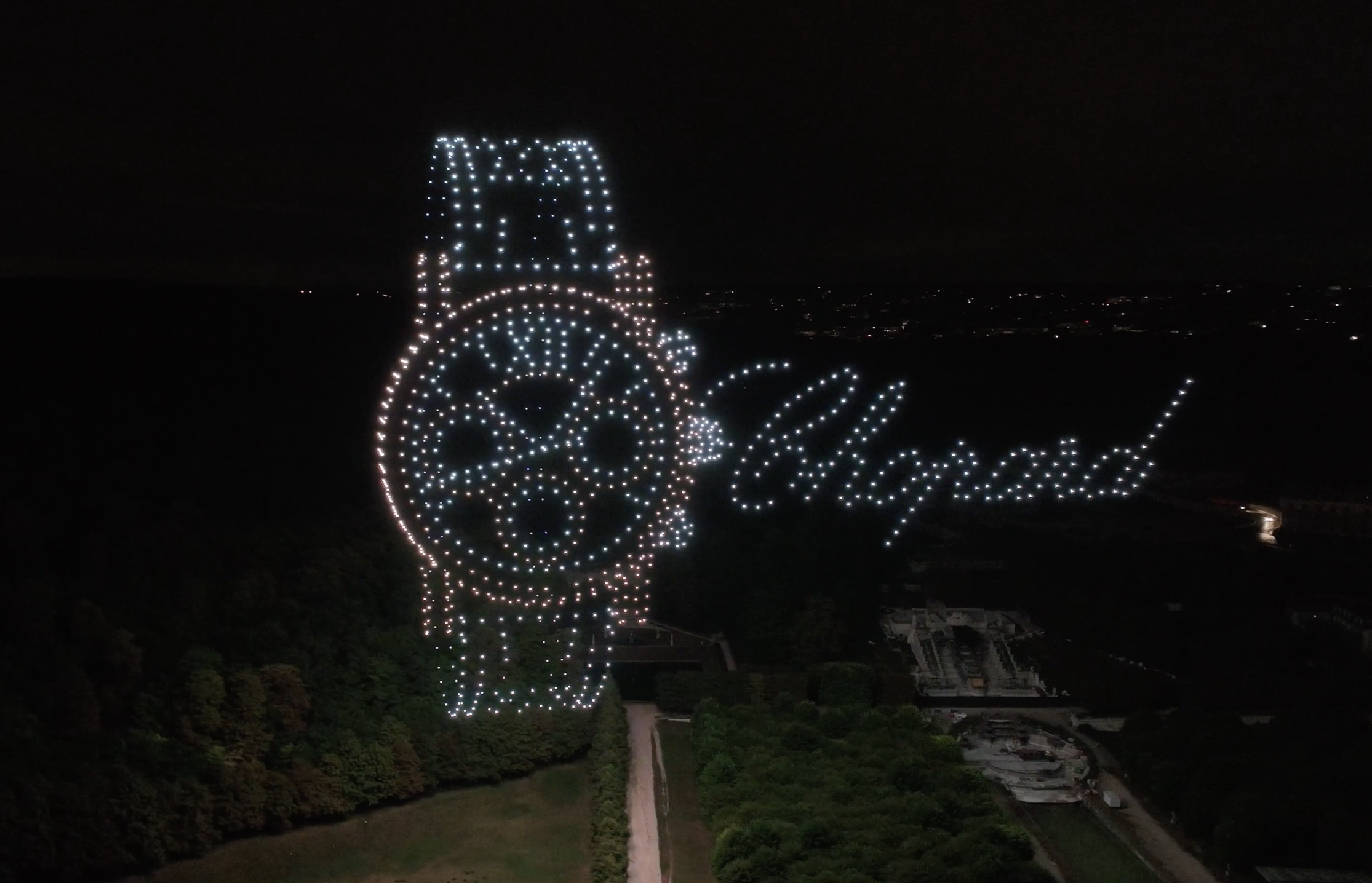 Logo Chopard montre en drones lumineux